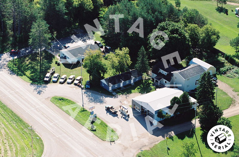 J&D Market and Motel - 2004 (newer photo)